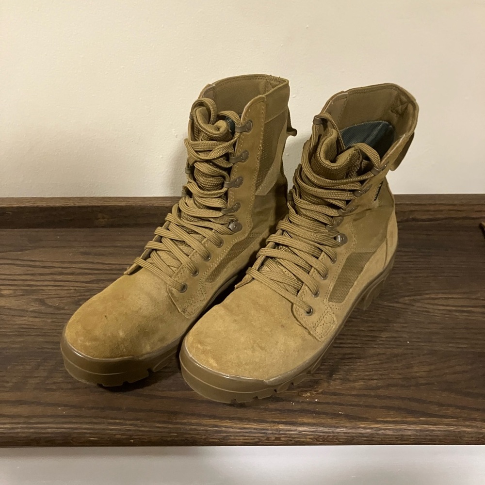 GORE-TEX Men's Tan Combat Boots